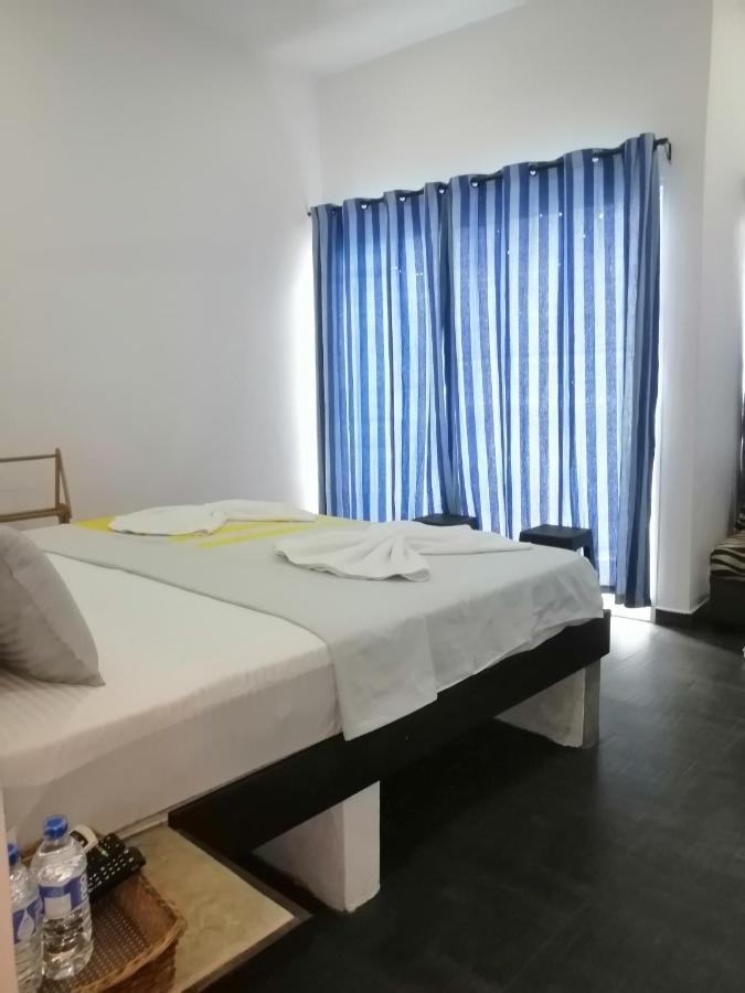 Le Petit Hotel & Restaurant Negombo Luaran gambar