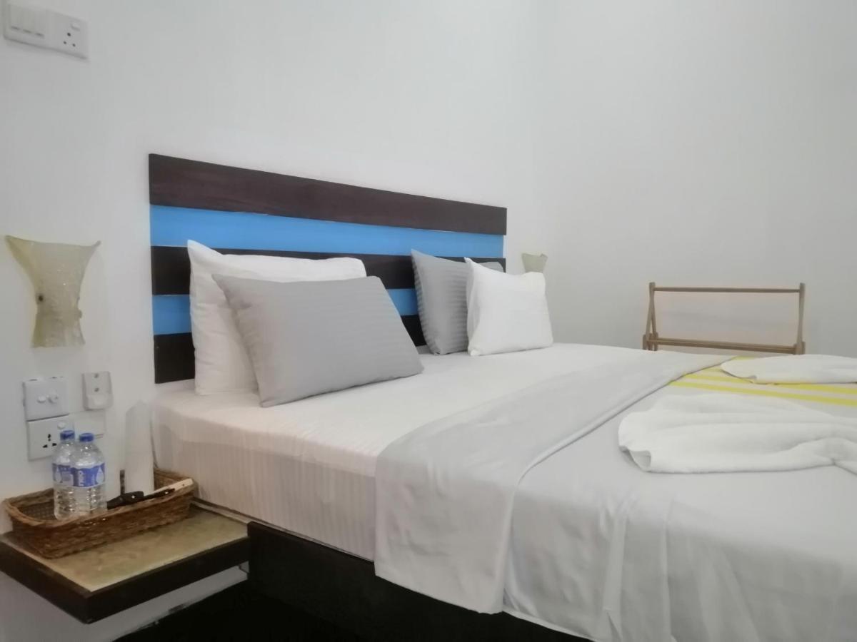 Le Petit Hotel & Restaurant Negombo Luaran gambar