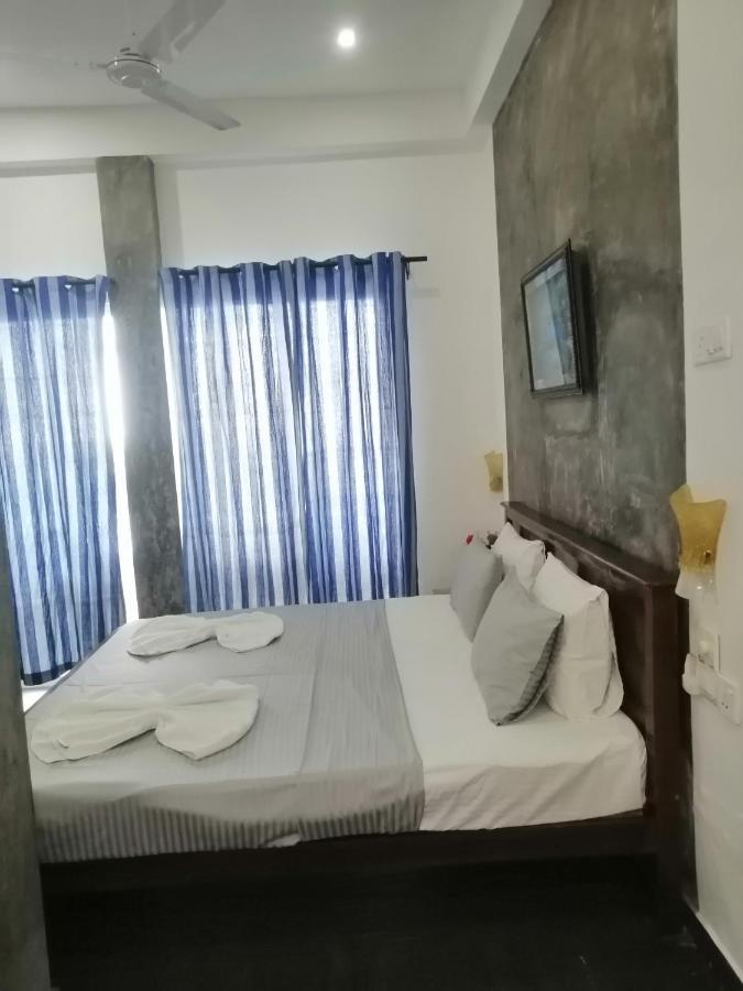 Le Petit Hotel & Restaurant Negombo Luaran gambar